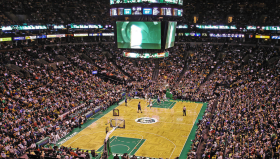 詹姆斯退役在即：篮球热情犹在，未来规划待启